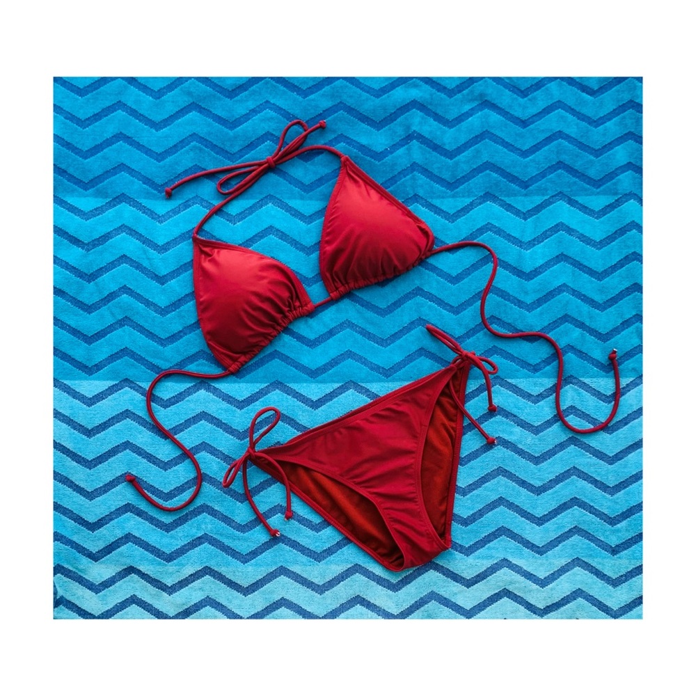 BEAUTIFUL NEVER BEEN USED WINE BIKINI SET🍇